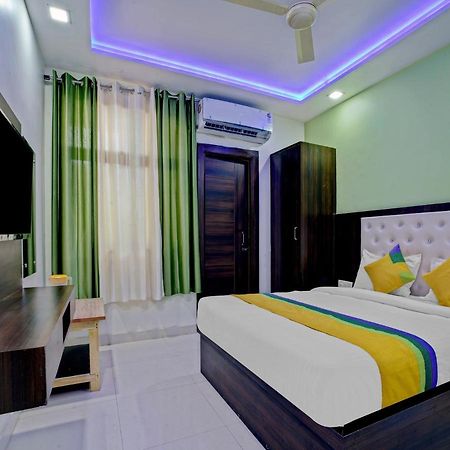 Hotel The Orient Tree, Agra Агра Екстериор снимка