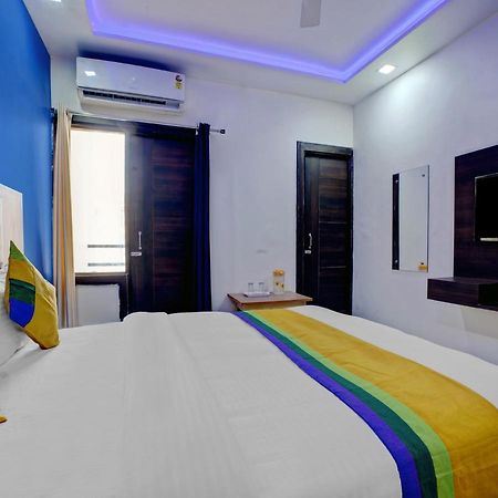 Hotel The Orient Tree, Agra Агра Екстериор снимка