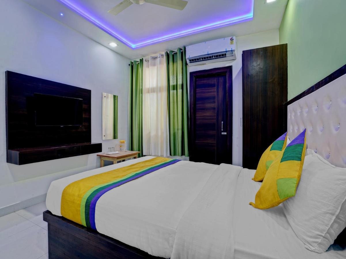 Hotel The Orient Tree, Agra Агра Екстериор снимка