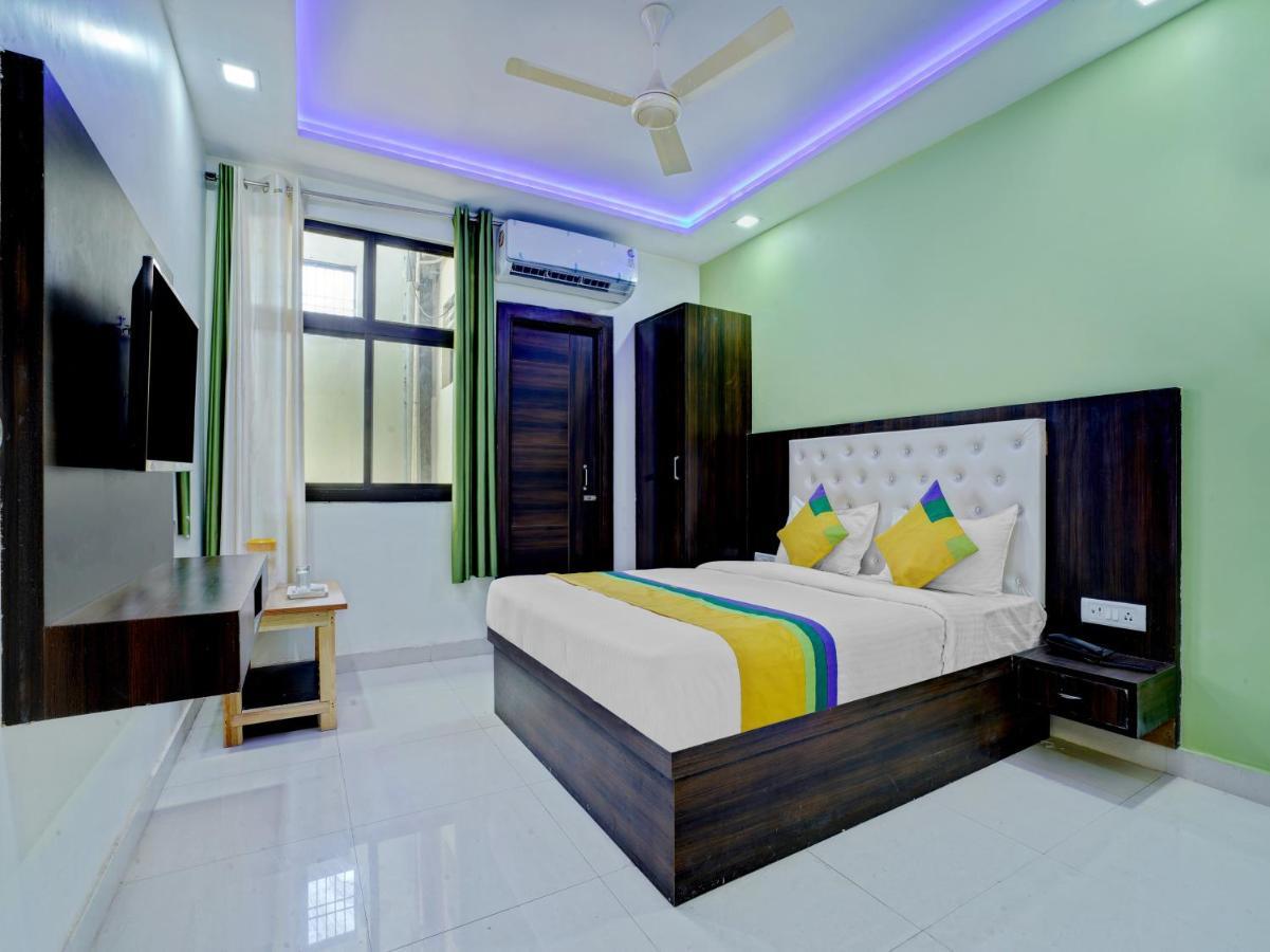 Hotel The Orient Tree, Agra Агра Екстериор снимка