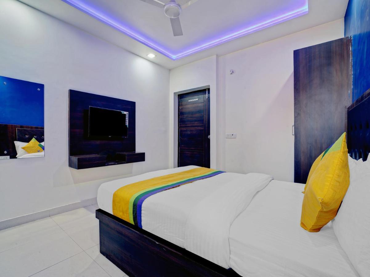 Hotel The Orient Tree, Agra Агра Екстериор снимка