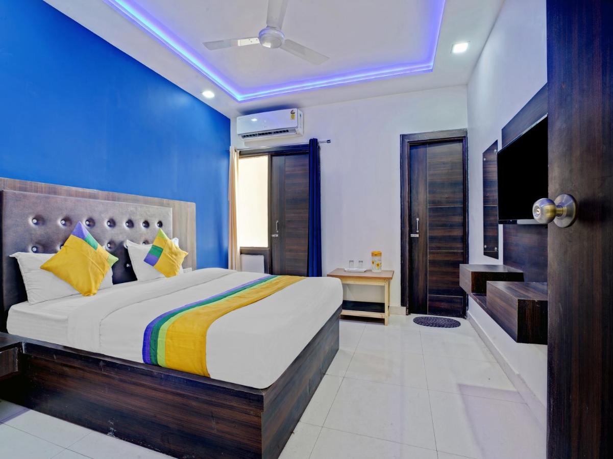Hotel The Orient Tree, Agra Агра Екстериор снимка
