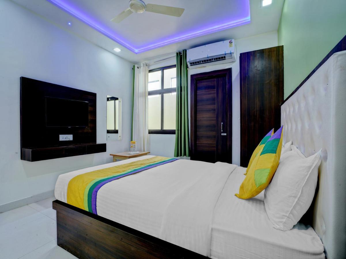Hotel The Orient Tree, Agra Агра Екстериор снимка