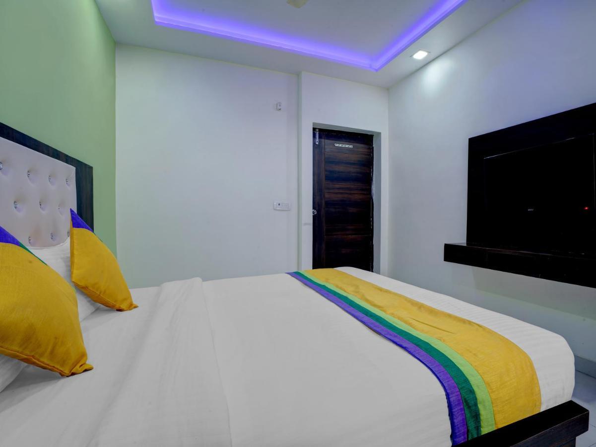 Hotel The Orient Tree, Agra Агра Екстериор снимка