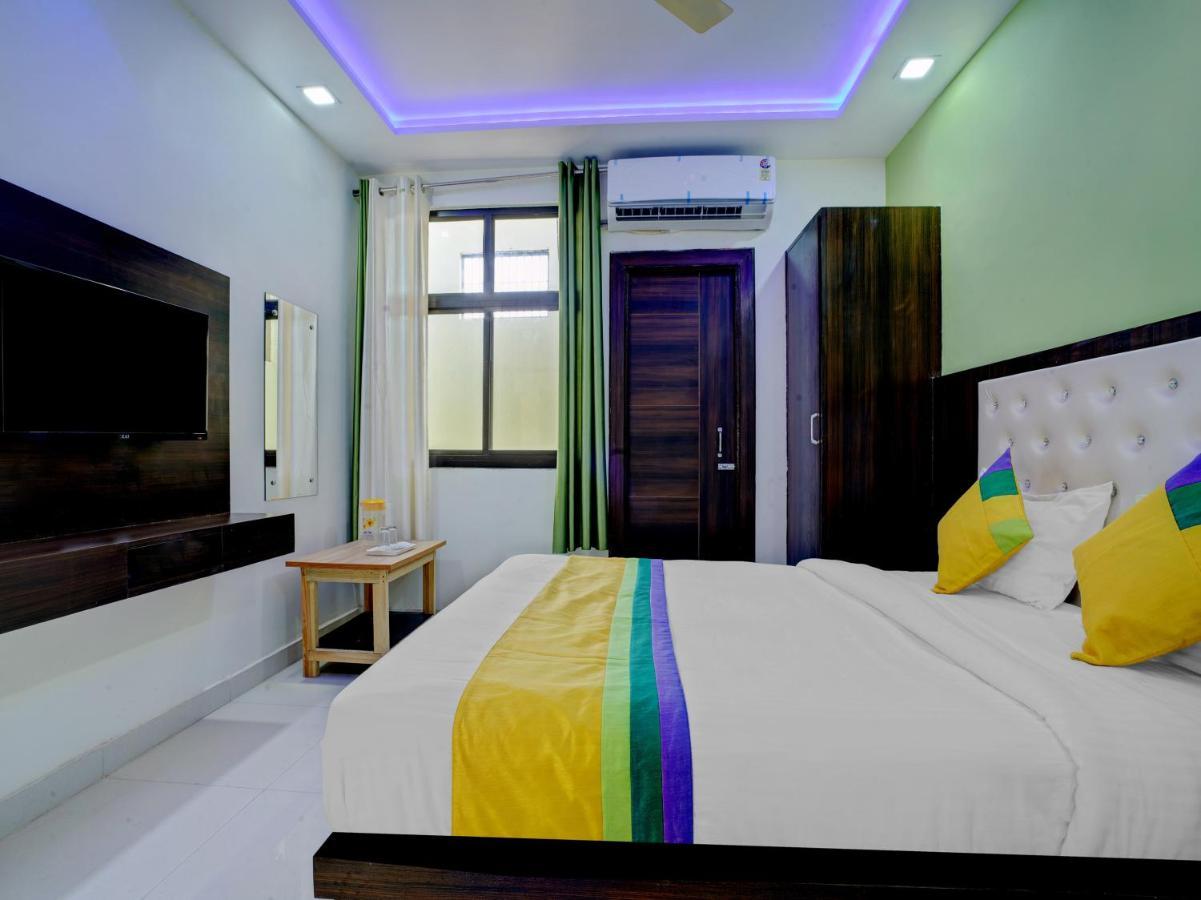 Hotel The Orient Tree, Agra Агра Екстериор снимка