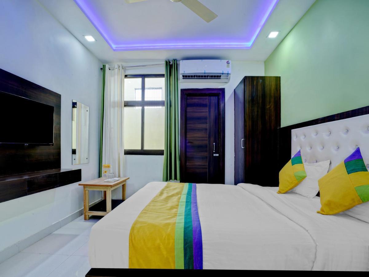 Hotel The Orient Tree, Agra Агра Екстериор снимка
